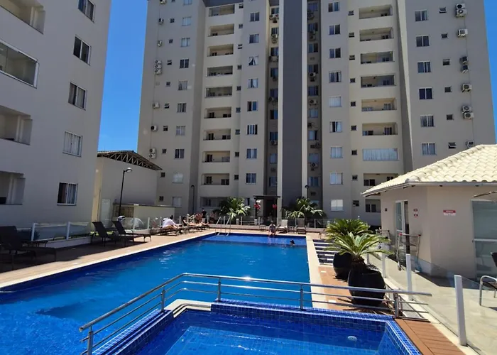 Easy Club 308 Apto 2 quartos Ar condicionado Wi-Fi Netflix Prime piscina Elevador Churrasqueira Sacada 200 m da praia Ideal para Famílias e Amigos Reserve agora